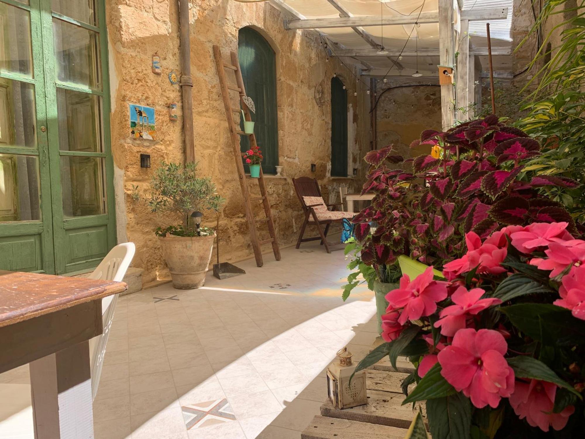 Апартаменты Il Vecchio Cortile Агридженто Экстерьер фото
